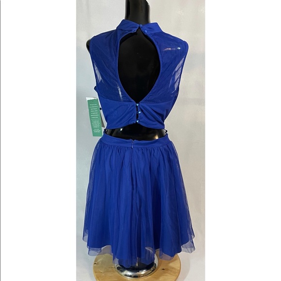 Two piece formal outfit by Love Reign in deep blue. - Picture 5 of 8